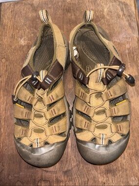 Keen Men's Outdoor Waterproof Sandal - Tan & Olive Sport Sandal